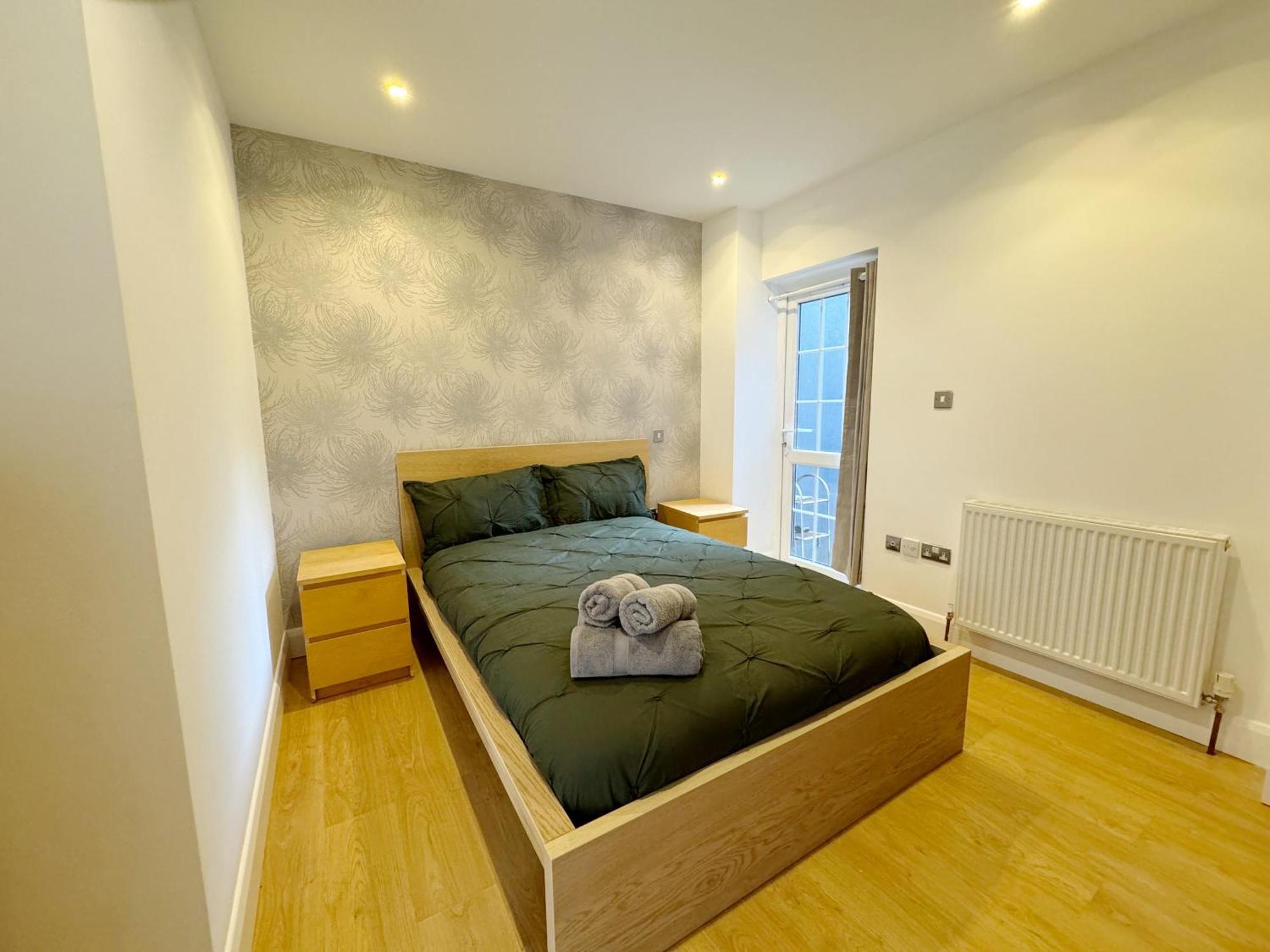 Budget Double In Acton, Near & Heathrow * London