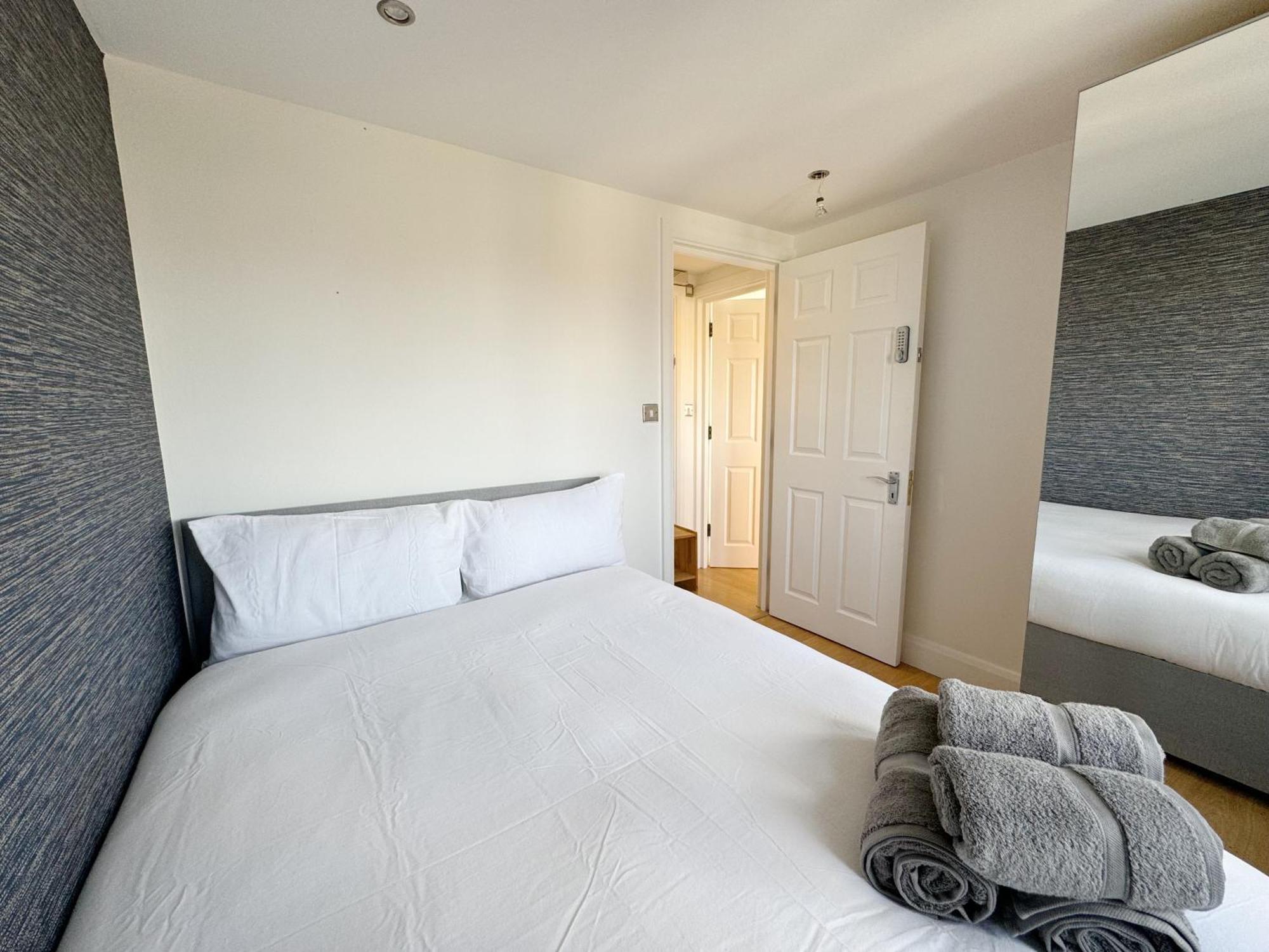Budget Double In Acton, Near & Heathrow London
