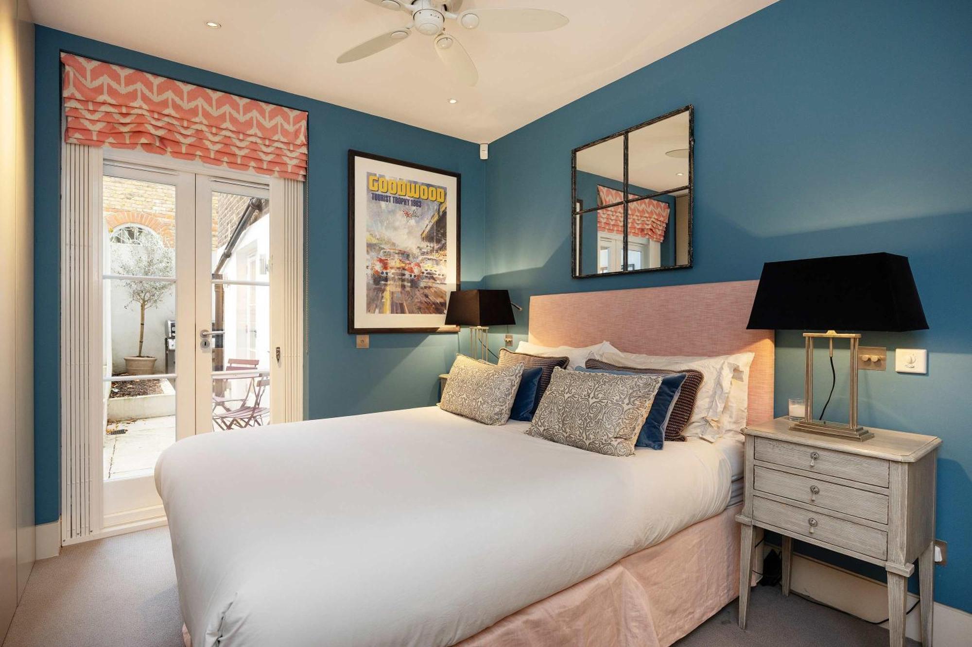 Veeve - Chelsea Square Serenity *