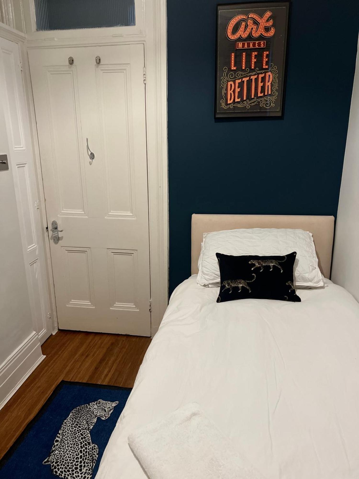 Elegant Bright Flat - Sleeps 5