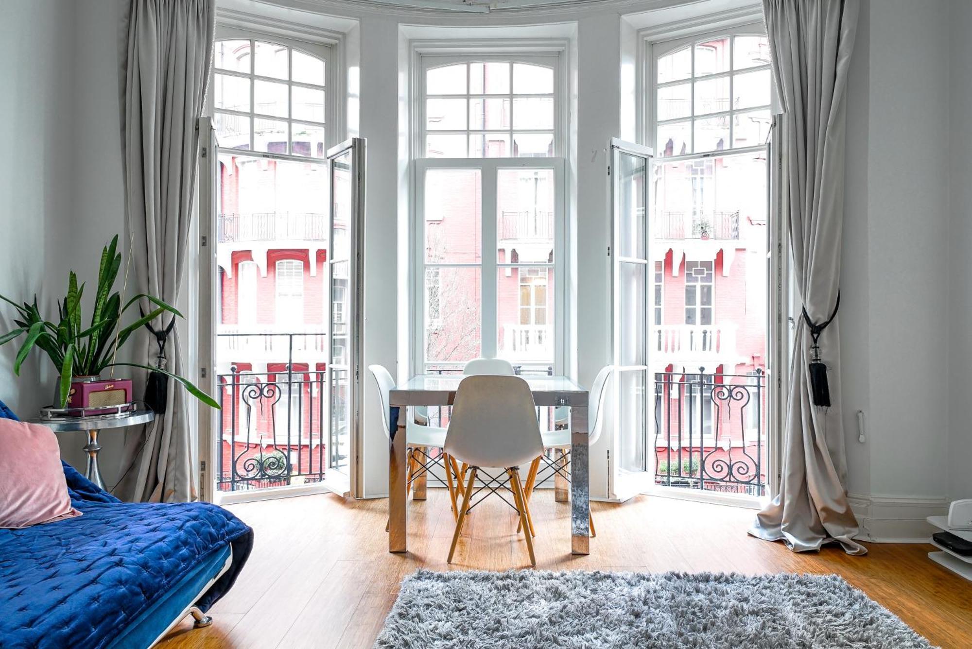 Apartment Elegant Bright Flat - Sleeps 5 *