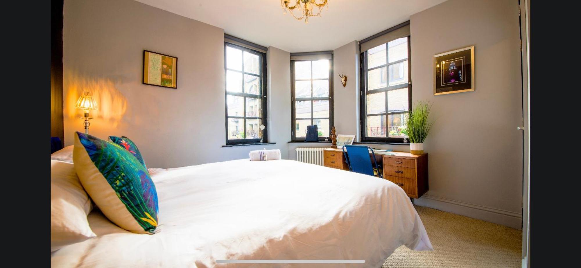 Apartment Tower Bridge 3bedsecure Parking Shad Thames Luxuury Boutique Historic Bright Warehouse Gated Parking Upto 4 Vehicles Inc