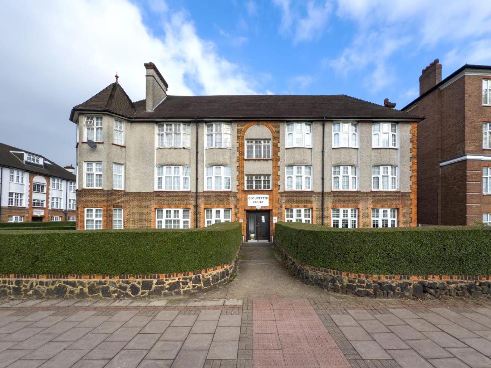 Apartment The Golden Place London