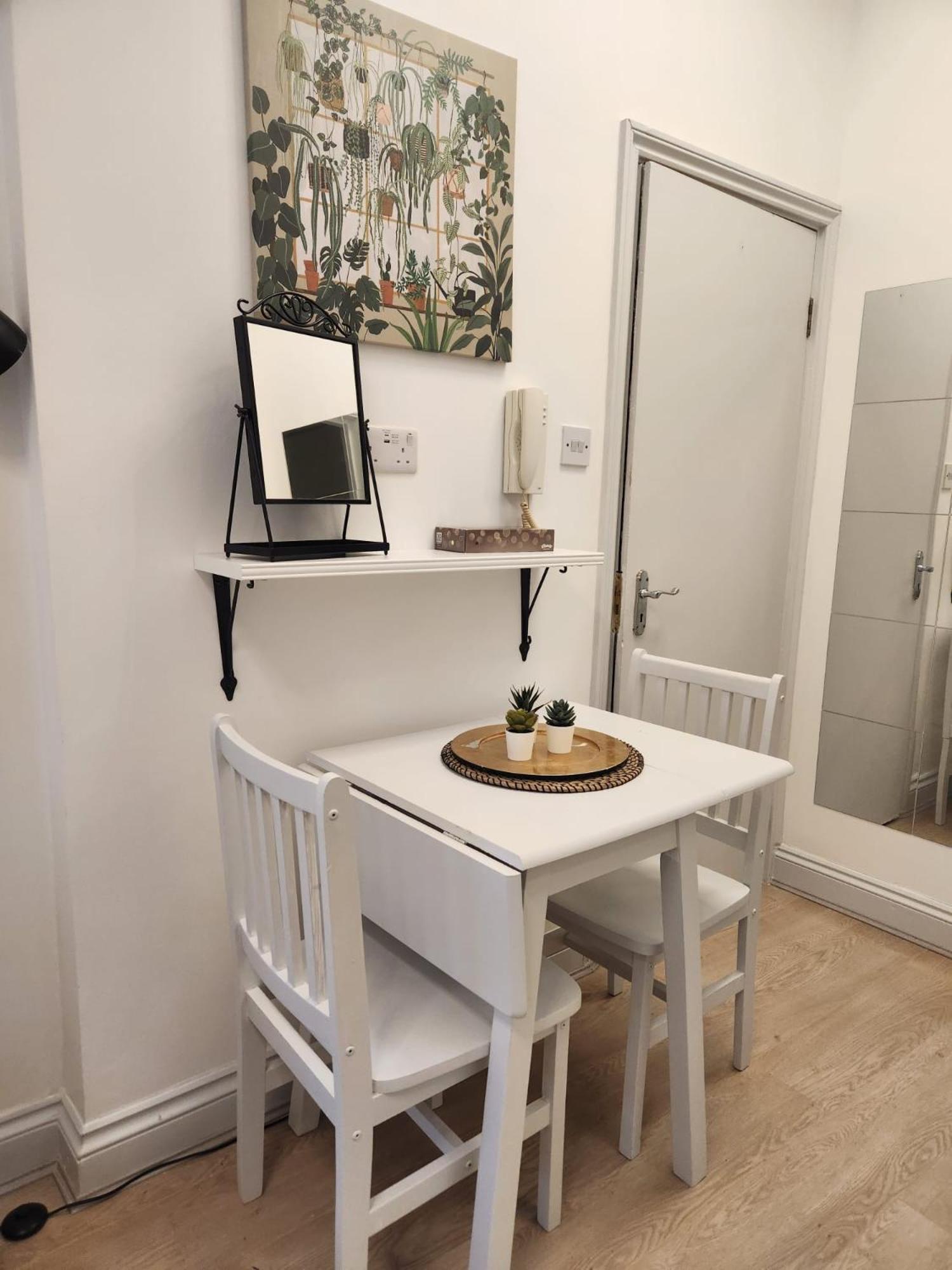 Apartment St 6 - 2 Min Walk From Tube Cozy
