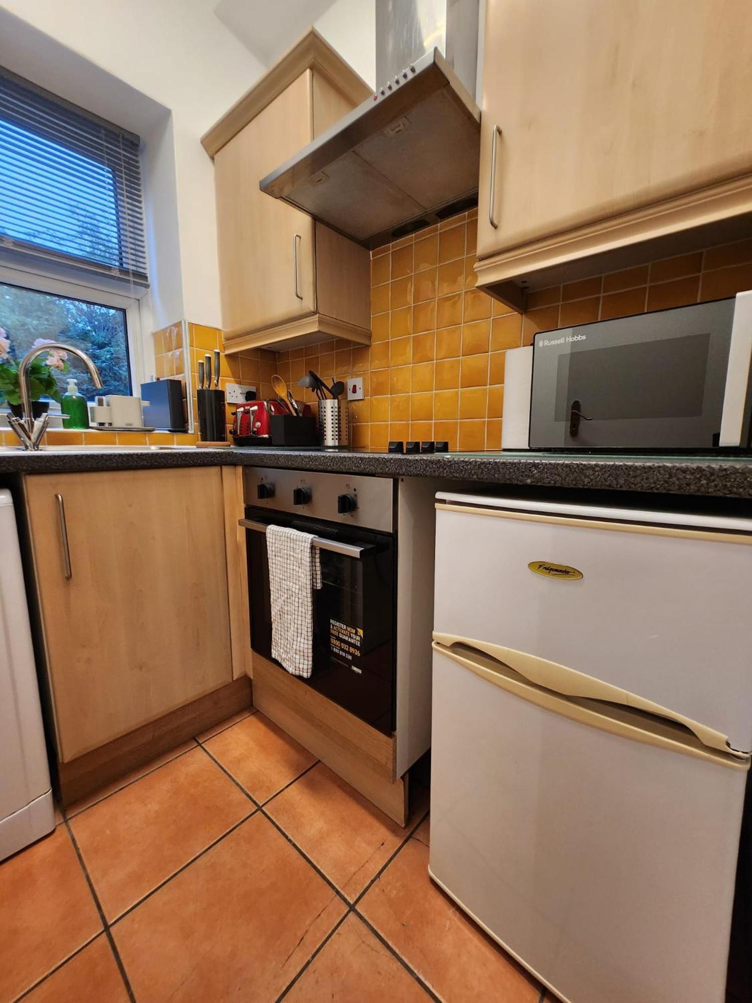 St 6 - 2 Min Walk From Tube Cozy *