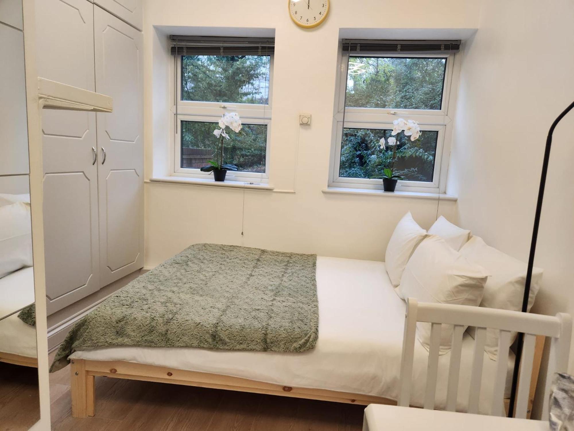 St 6 - 2 Min Walk From Tube Cozy London