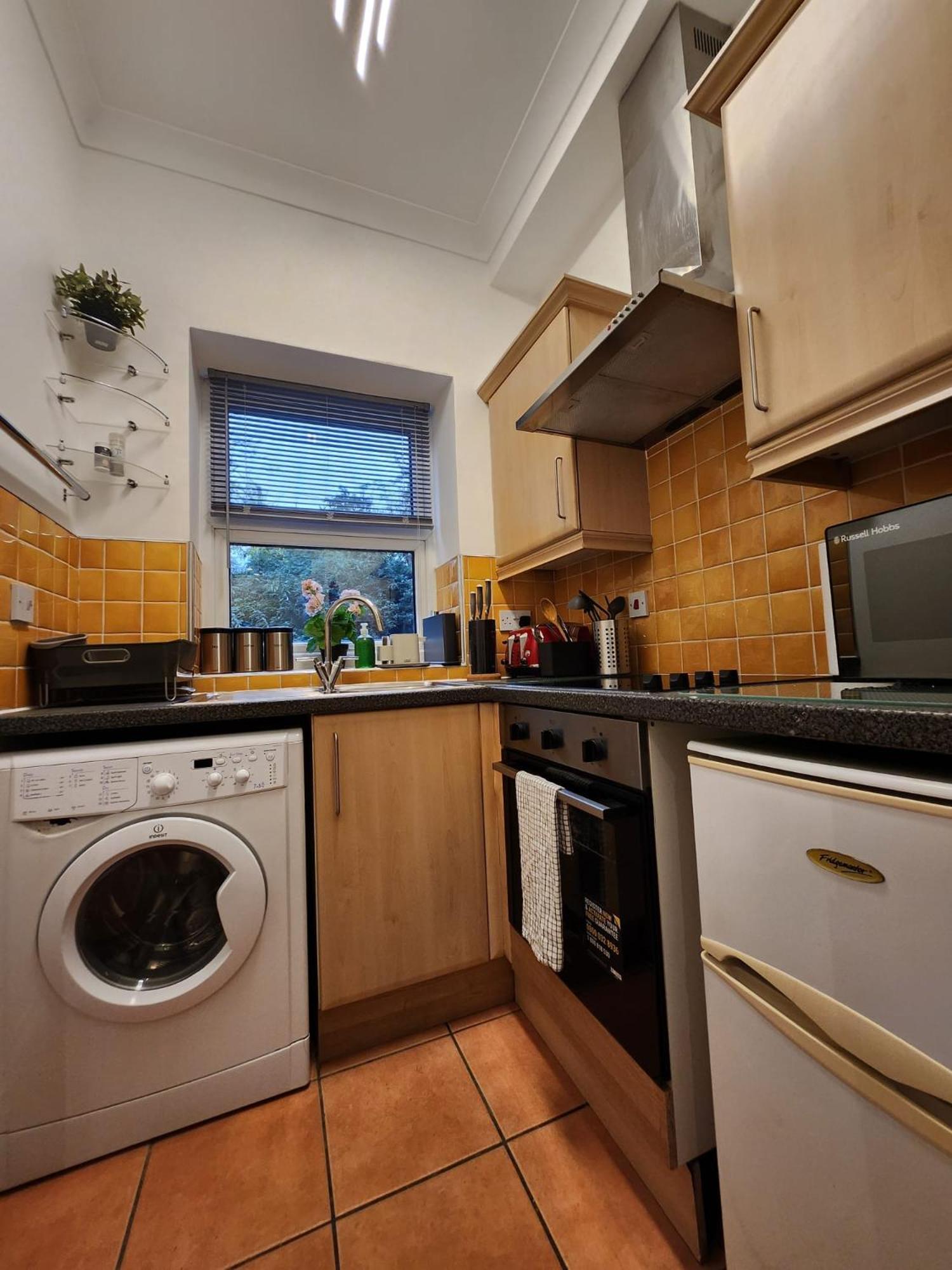 St 6 - 2 Min Walk From Tube Cozy Apartment