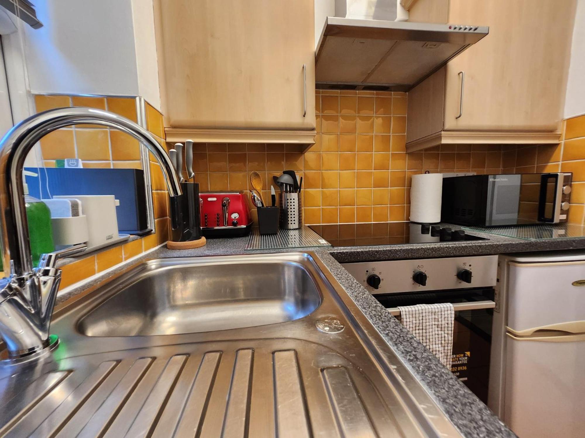 St 6 - 2 Min Walk From Tube Cozy Apartment London
