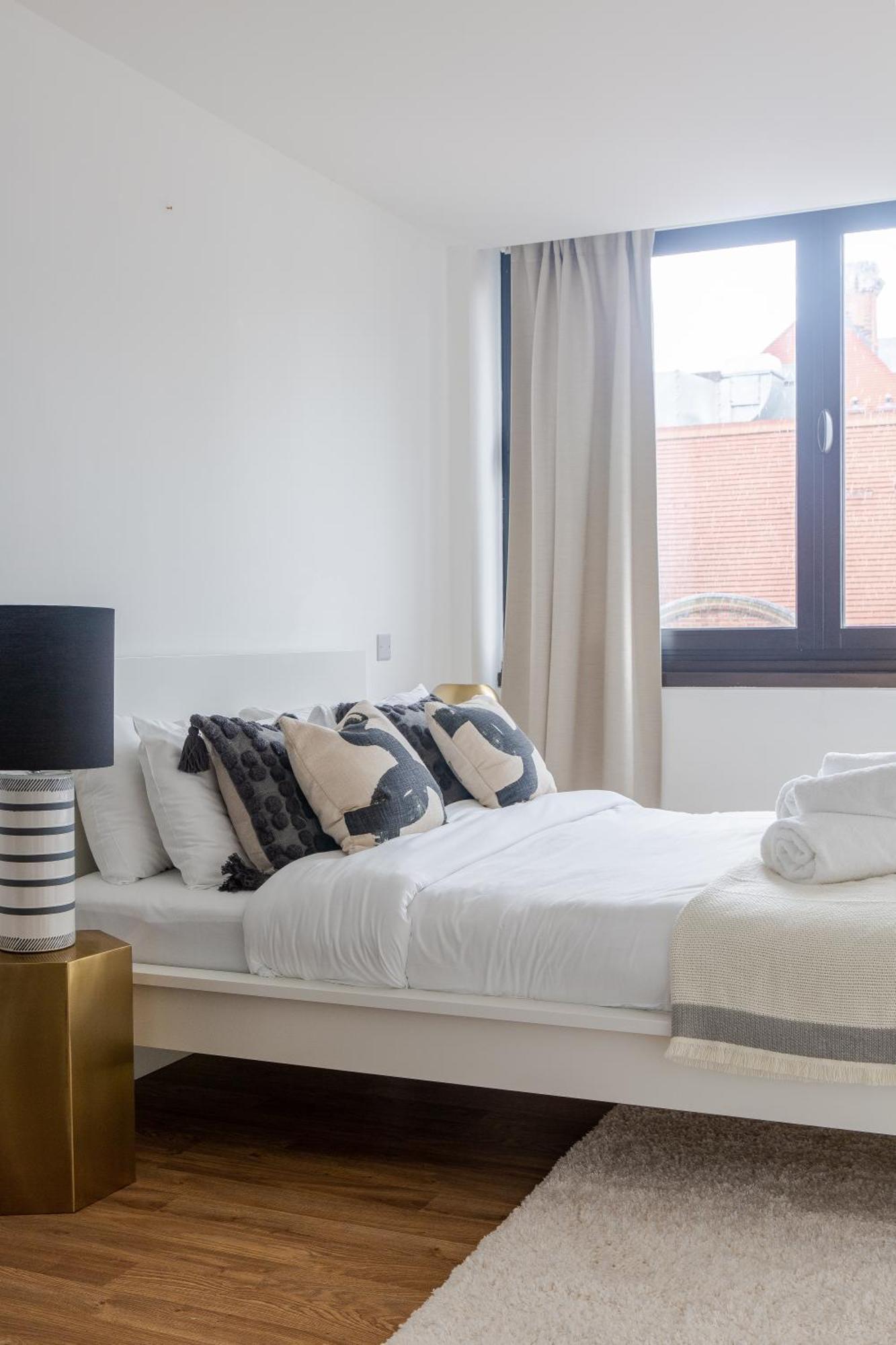 Apartment Huge On Oxford Street- London