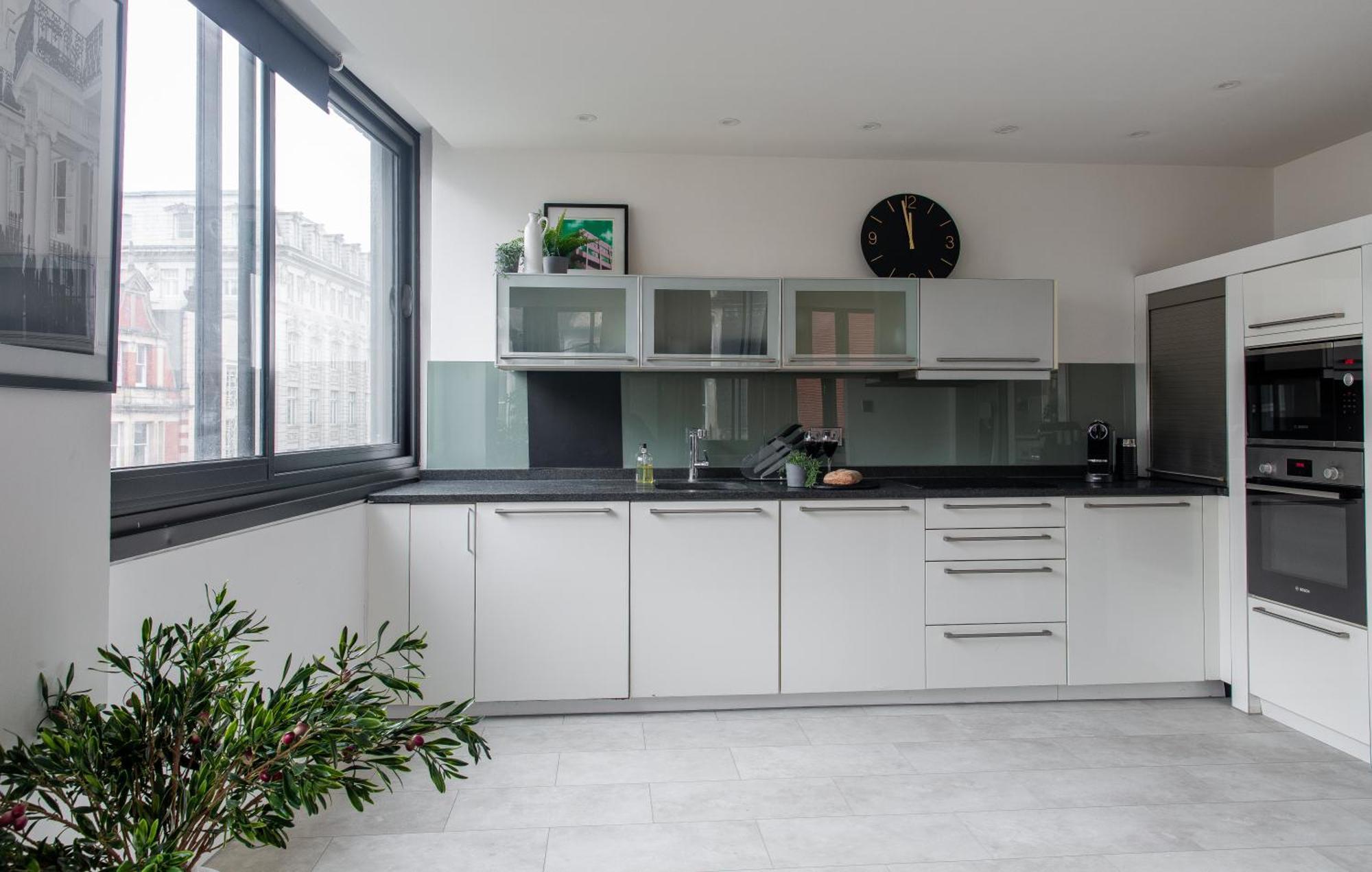 Apartment Huge On Oxford Street- London