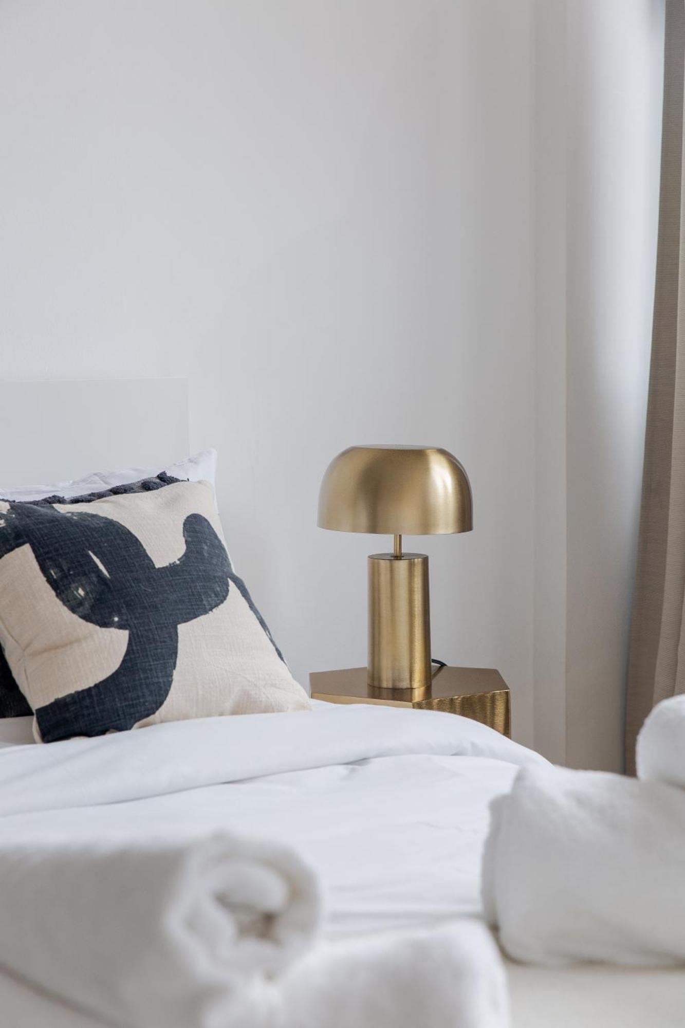 Apartment Huge On Oxford Street-