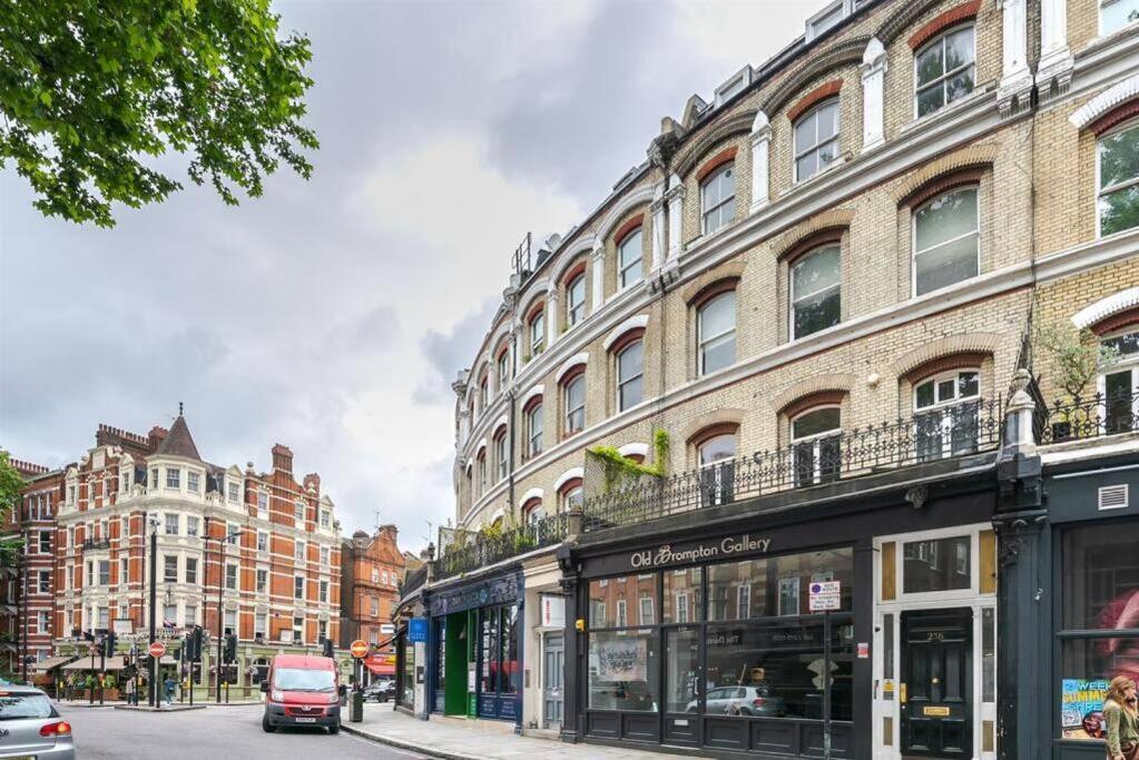 2br Flat In Kensington, 2 Mints Earl's Court Tube * London