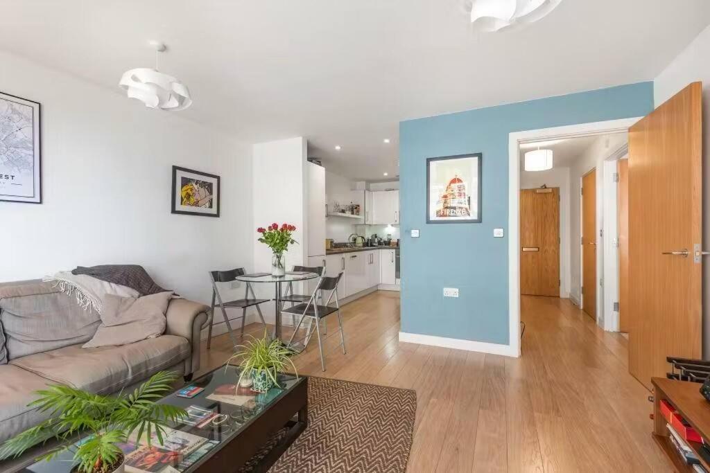 Lovely 1br With Balcony & Stunning Views In Brixton