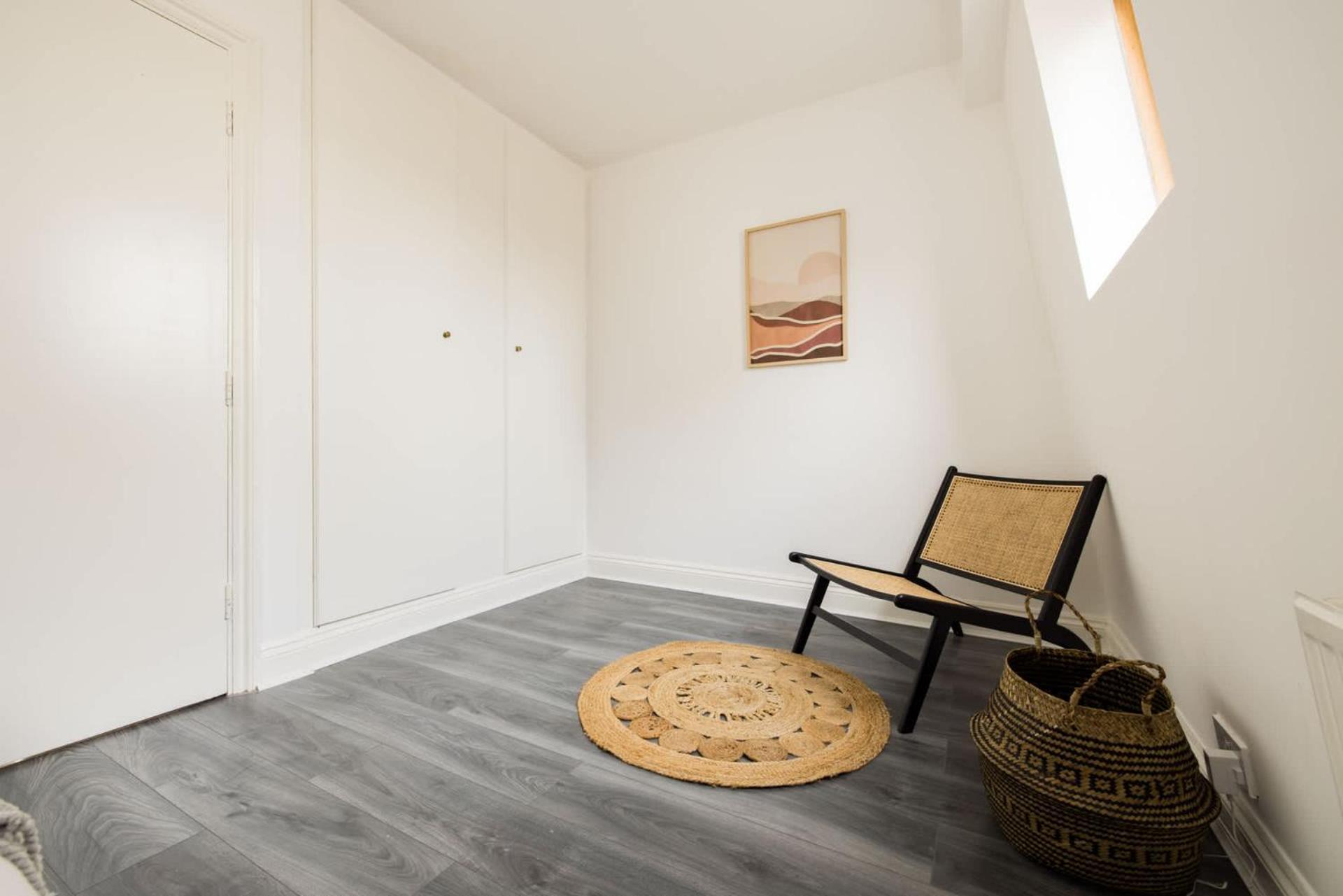 Contemporary 2 Bedroom In Shepherd's Bush London