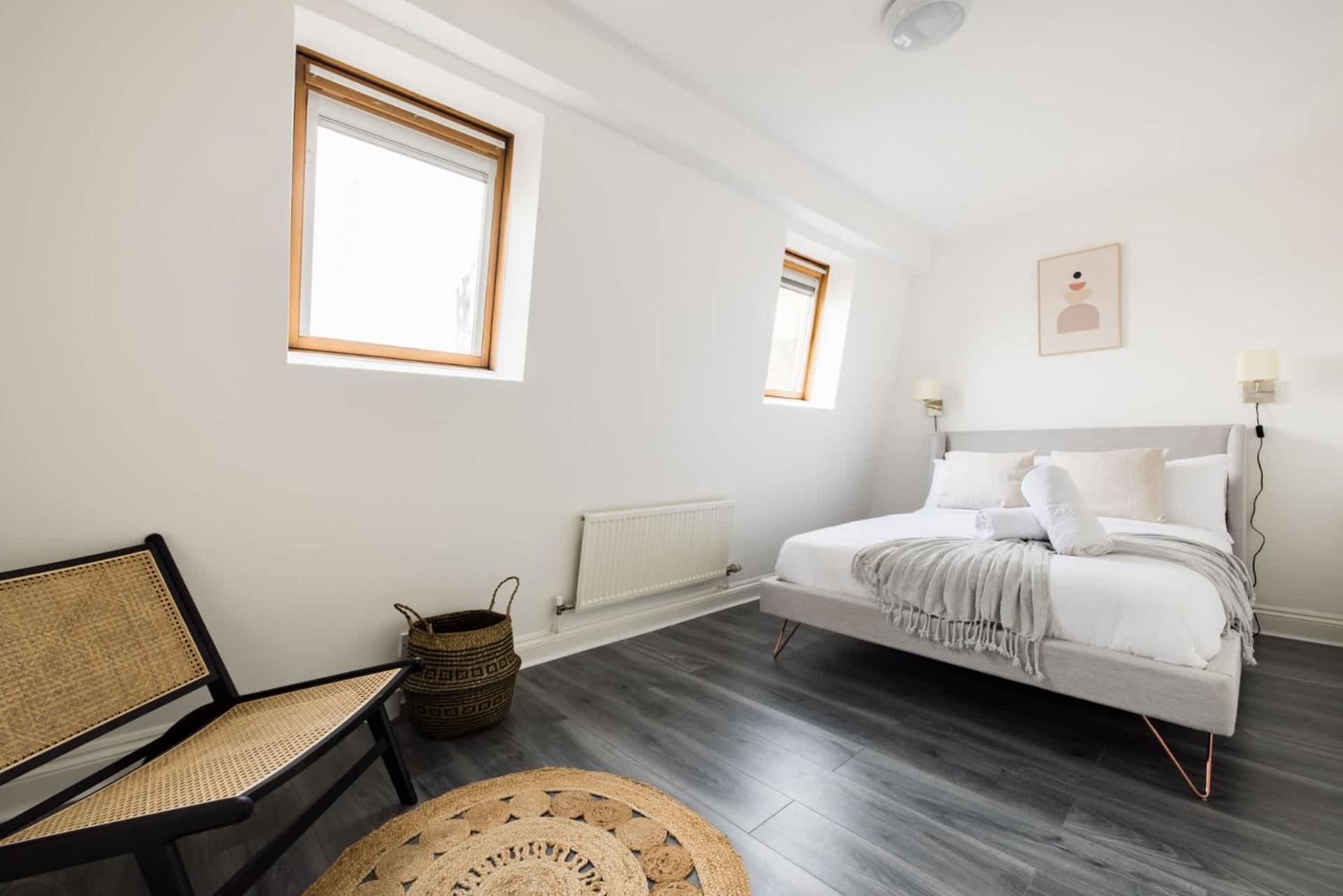Contemporary 2 Bedroom In Shepherd's Bush