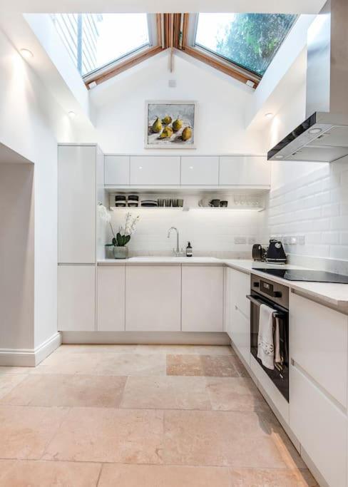 Chepstow Place- Notting Hill Holiday home *