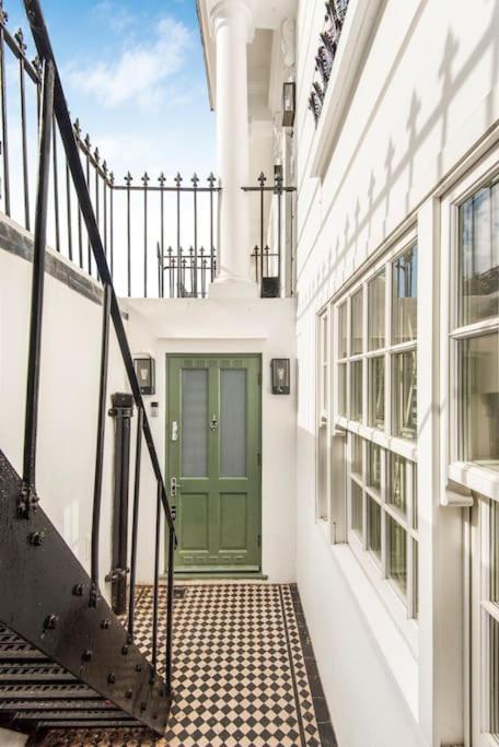 Chepstow Place- Notting Hill London