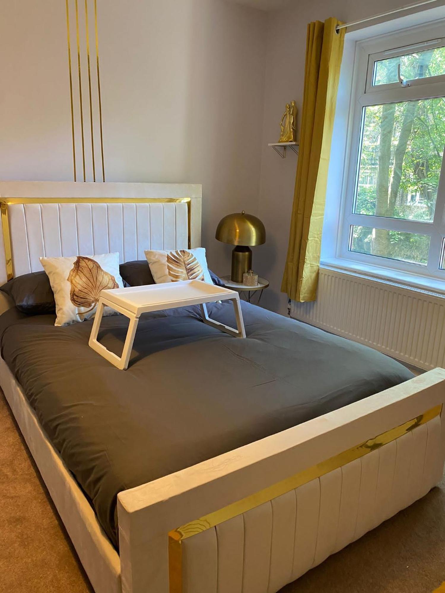 Apartment 18k From London