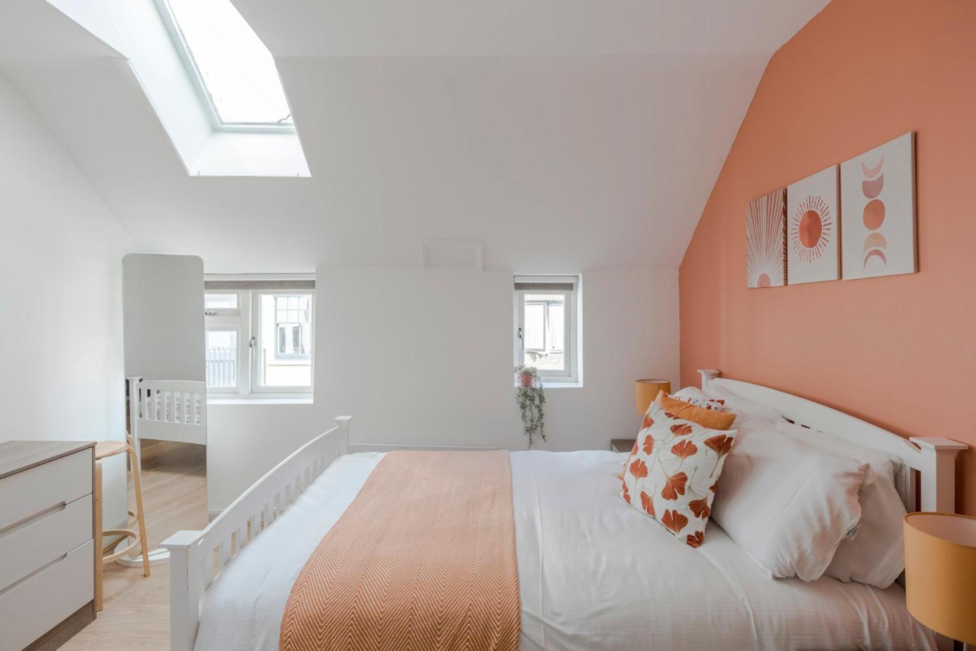 Wonderland - Fitzrovia - By Frankie Says Apartment *