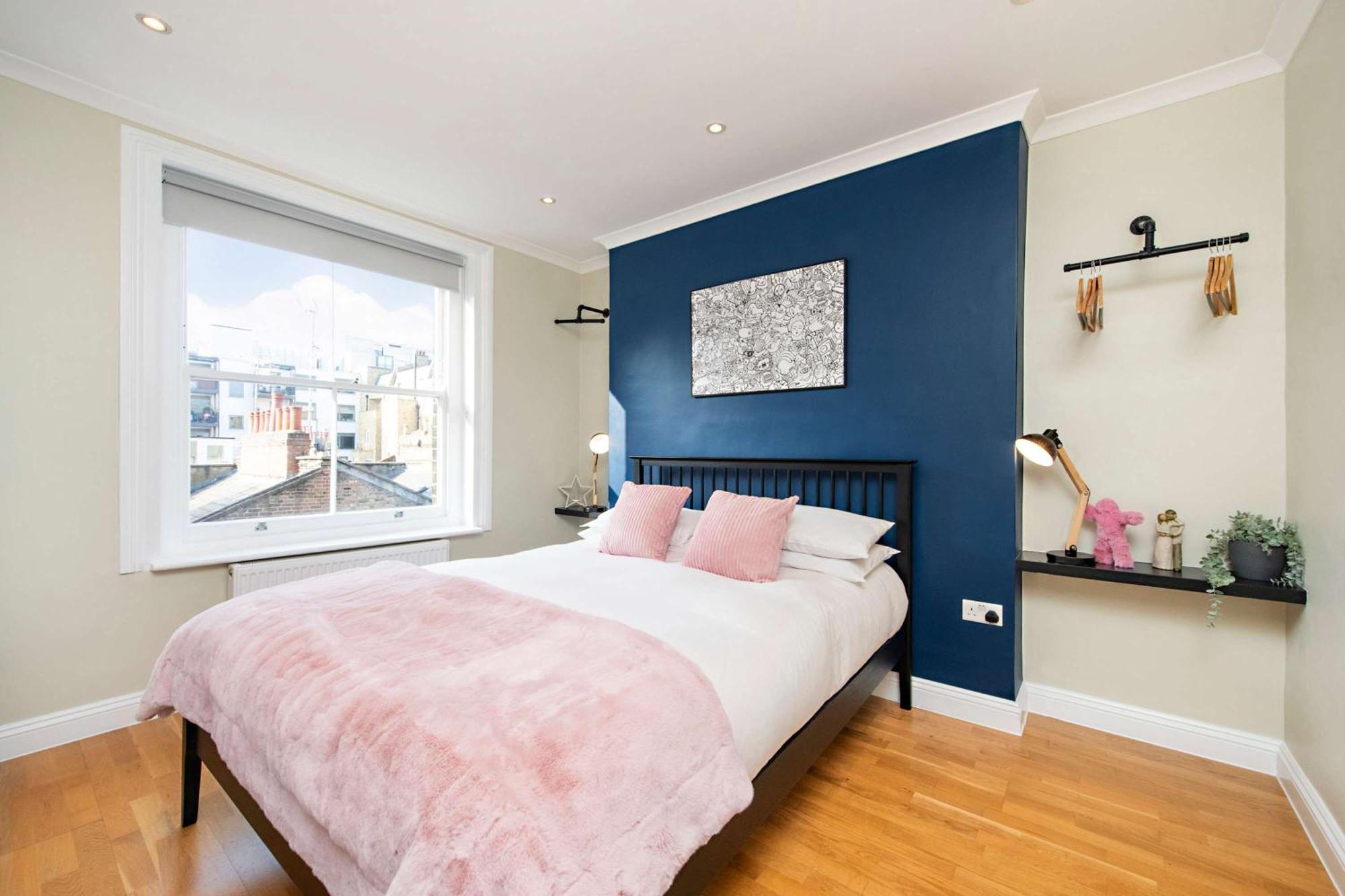 So Glamorous Pad - Fitzrovia - By Frankie Says *