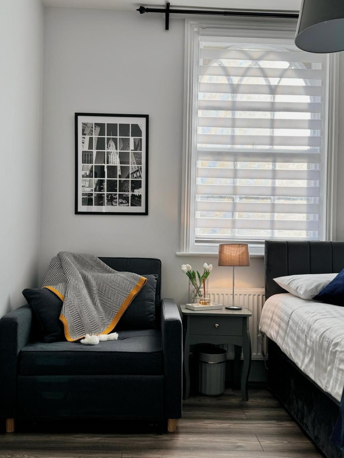Camden Luxury Flats And En-suit * London