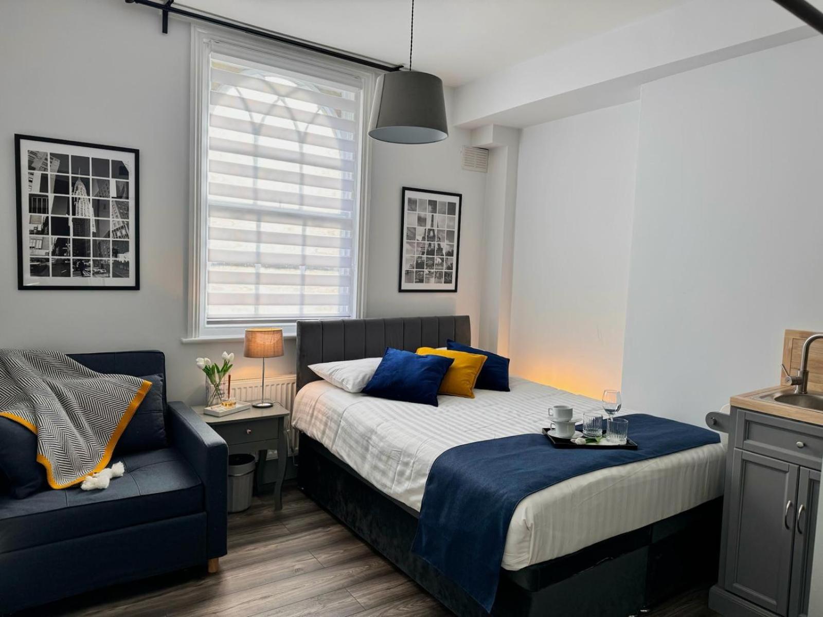 Camden Luxury Flats And En-suit * London