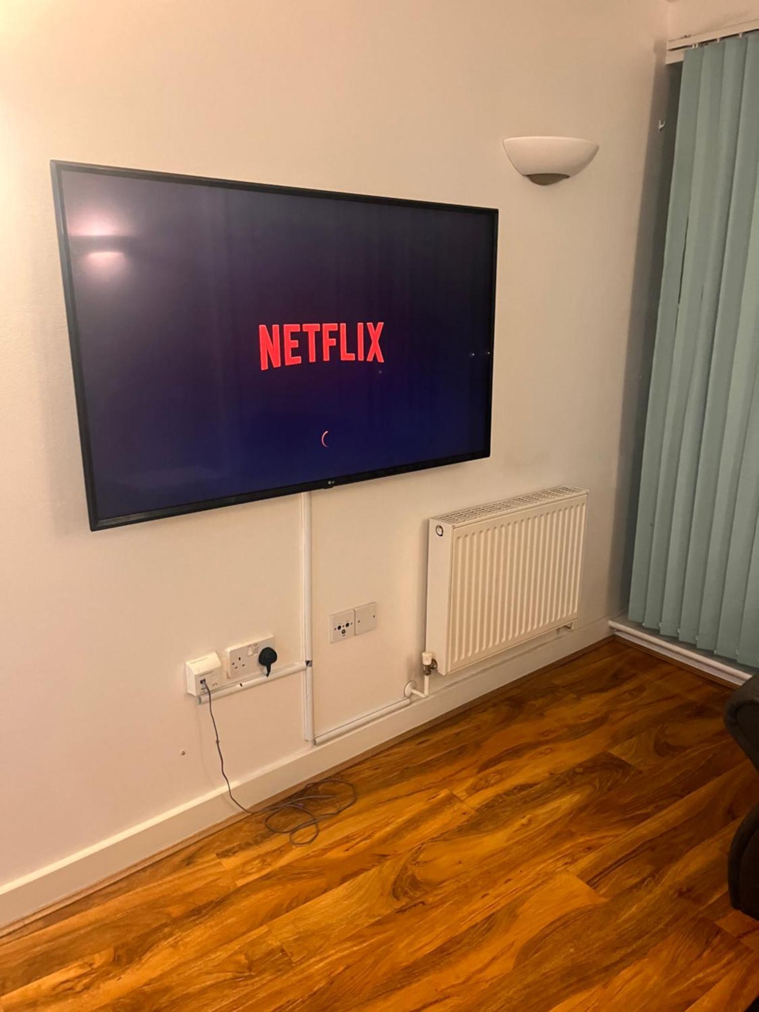 Lovely 2 Bedroom River View Apartment London