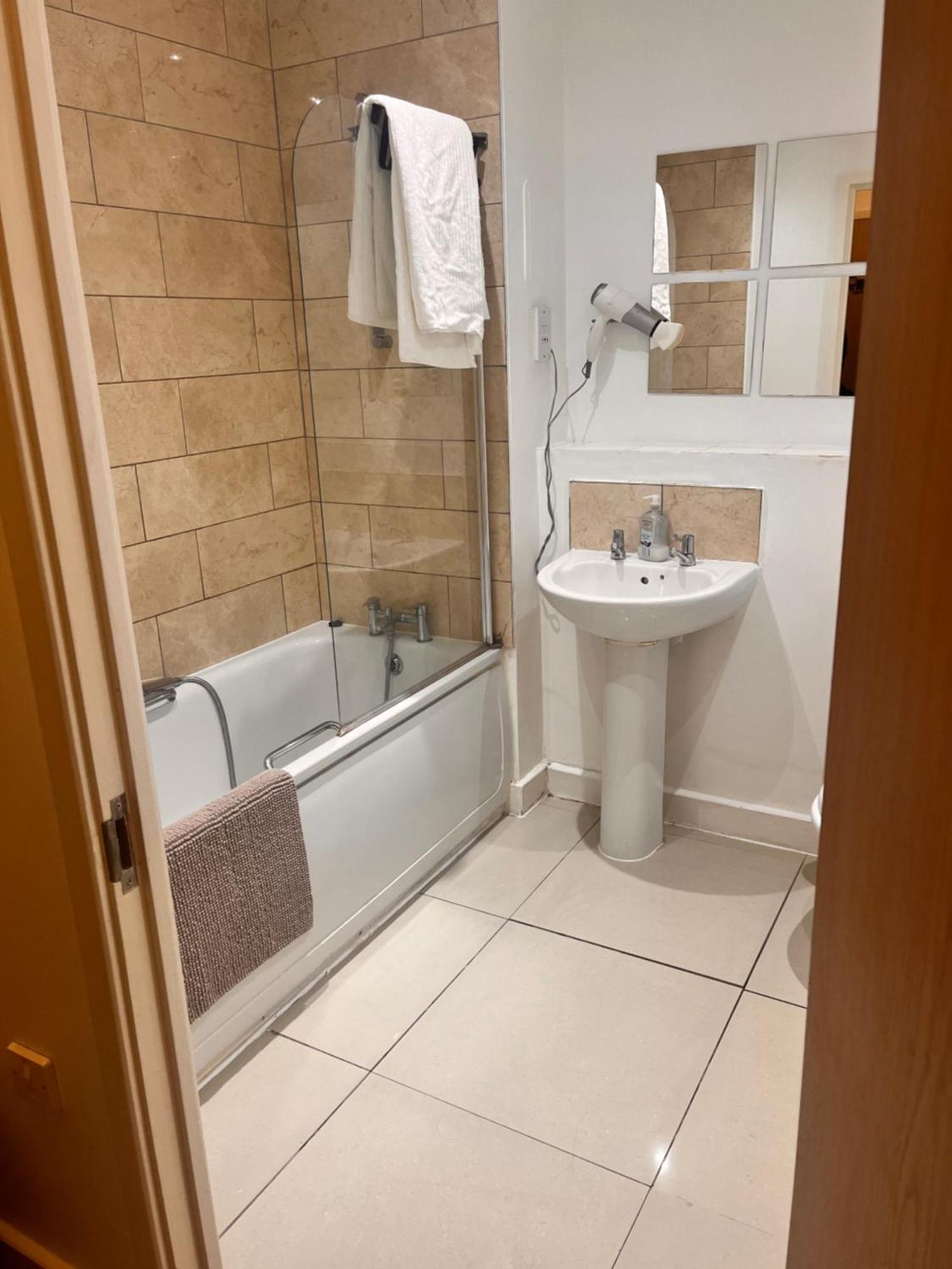 Lovely 2 Bedroom River View Apartment