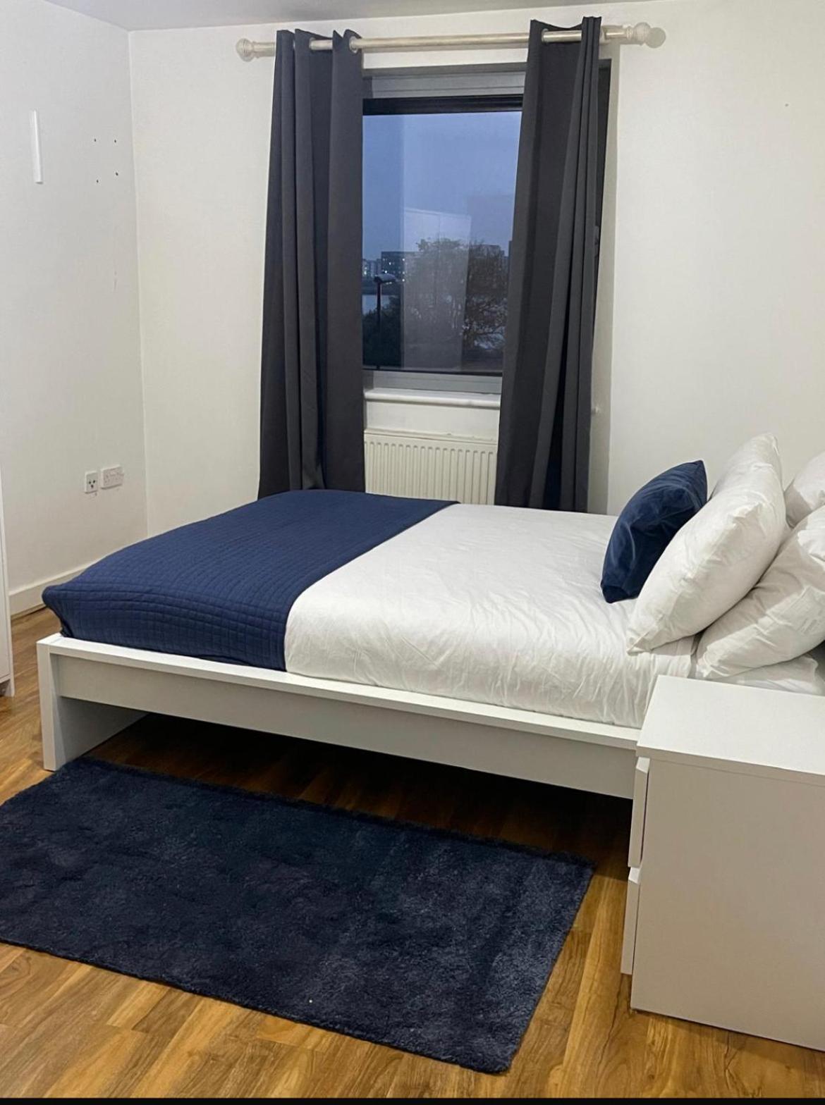 Apartment Lovely 2 Bedroom River View