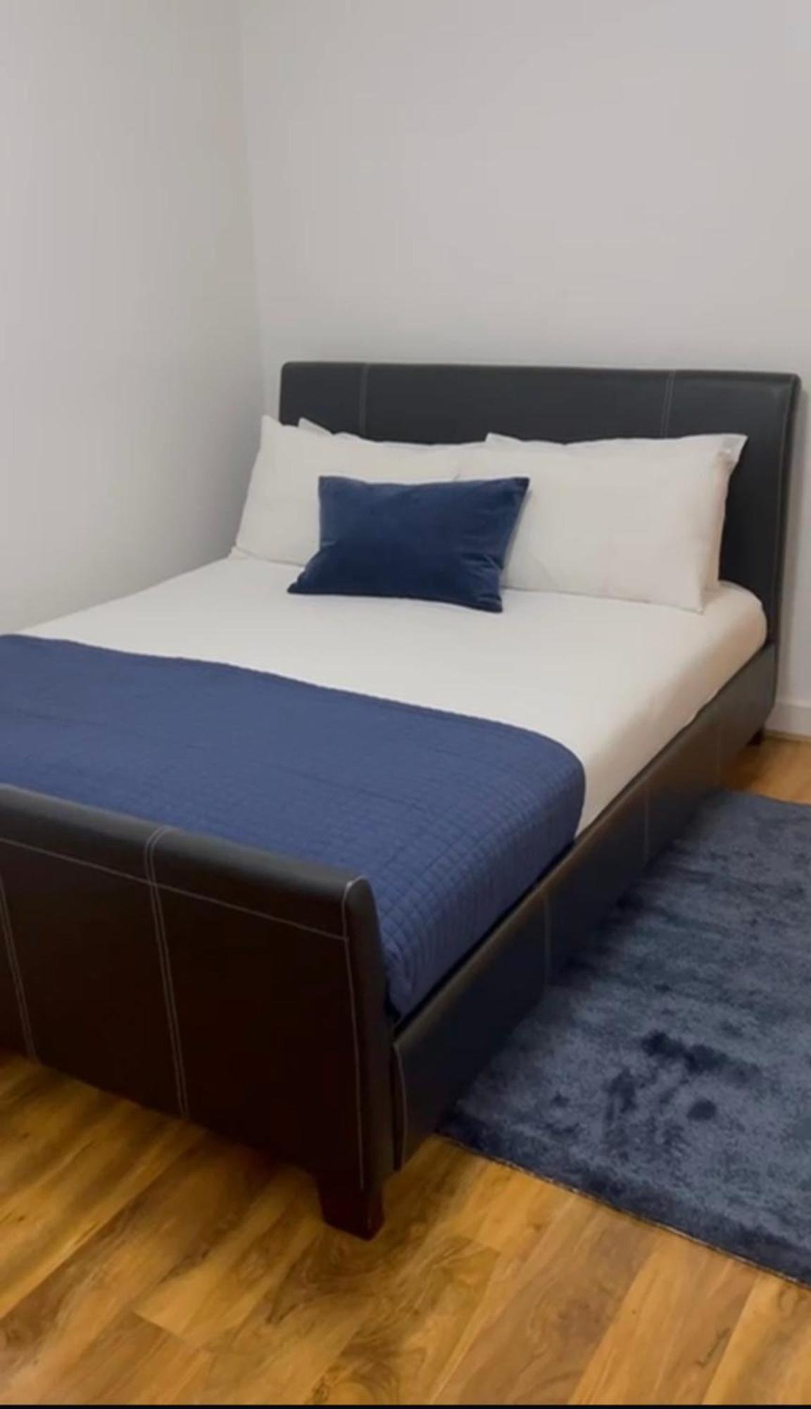 Lovely 2 Bedroom River View London