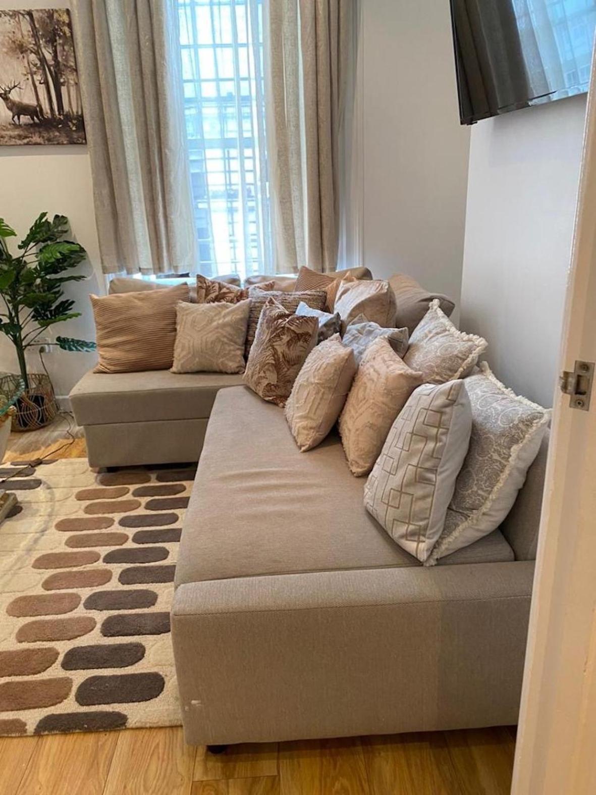 Apartment Lavish Sleep 10 In Soho
