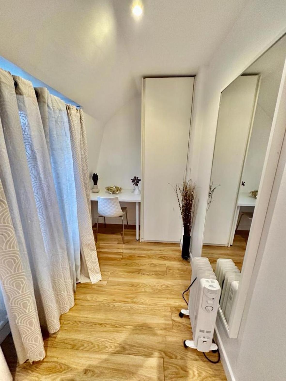 Apartment Lavish Sleep 10 In Soho