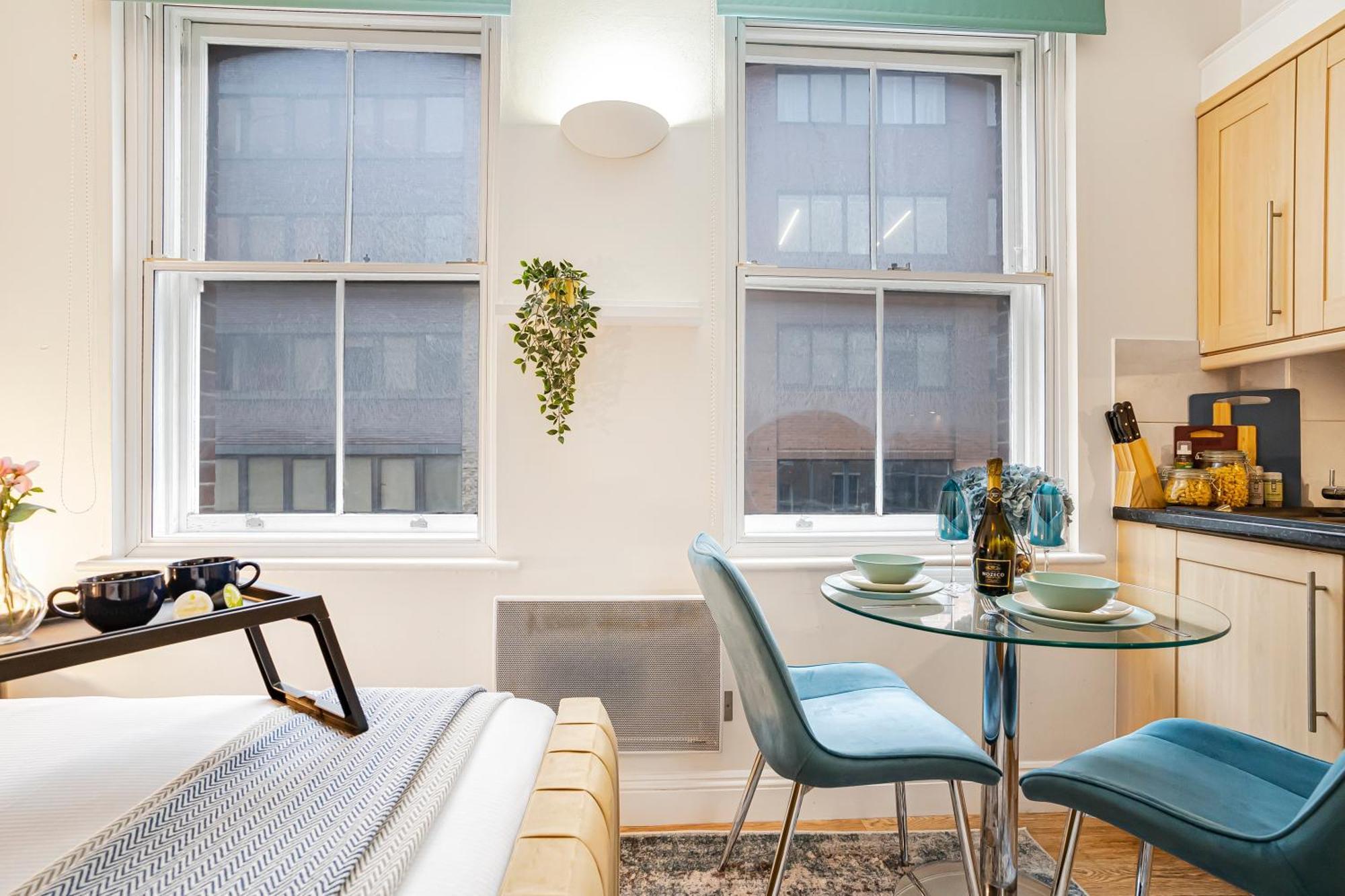 Stylish In Barbican - Prime Location Apartment *