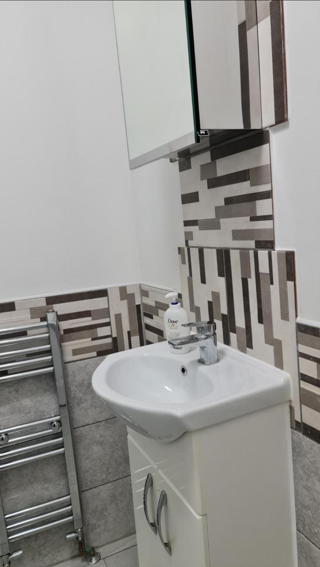 Apartment Cosy With Kitchenette And Private Bathroom - 15mins To London!