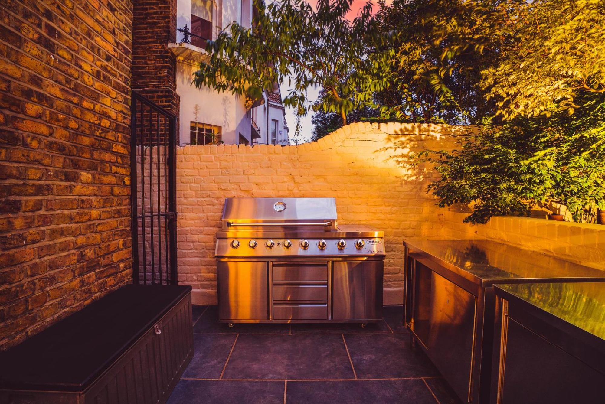 Stunning Chelsea Garden Apartment *