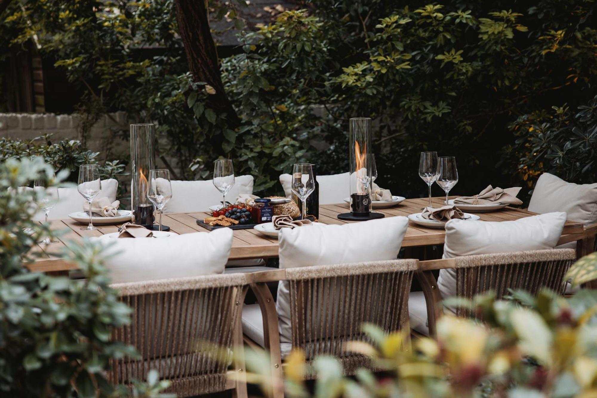 Stunning Chelsea Garden Apartment *