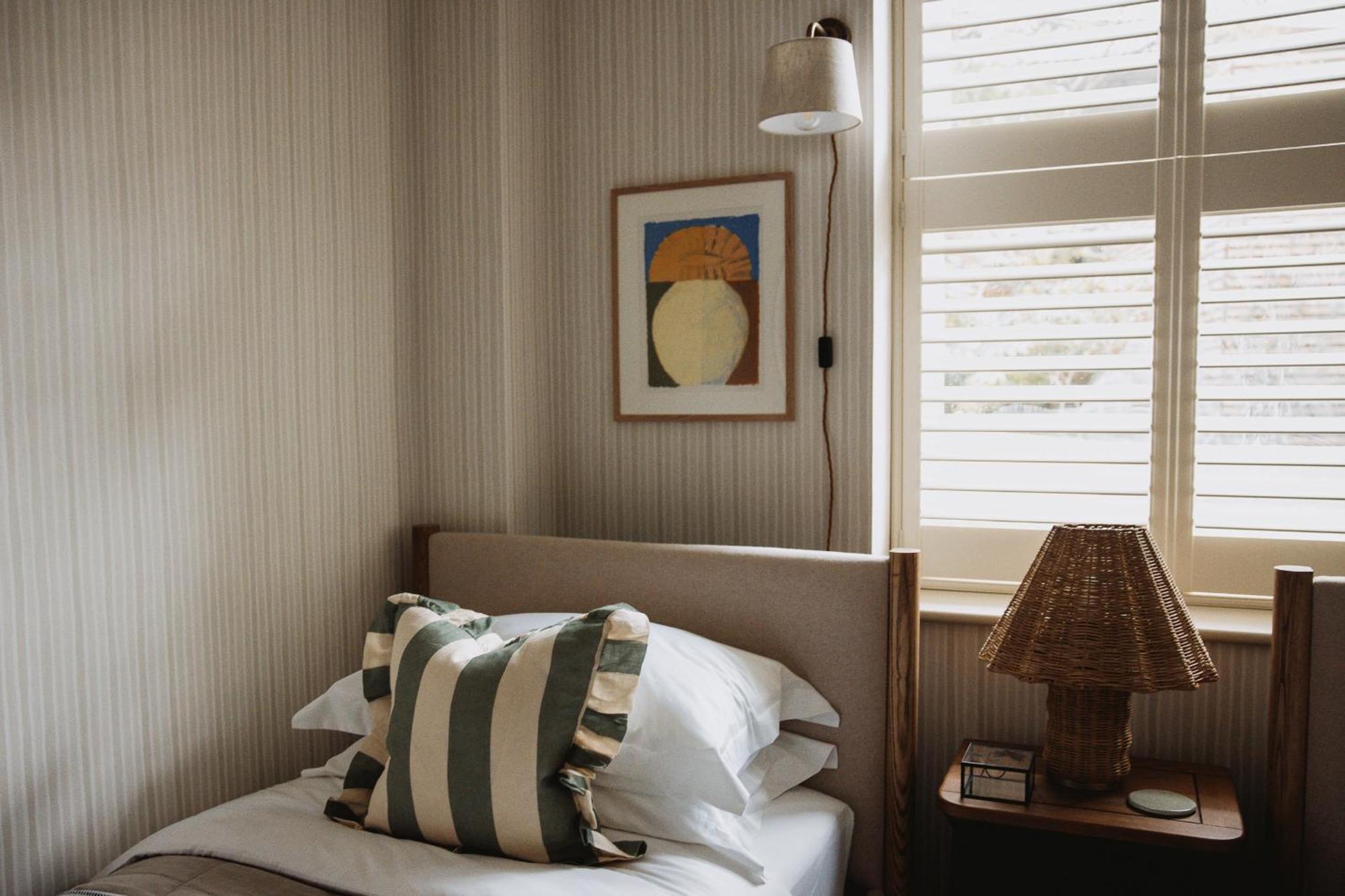 Stunning Chelsea Garden Apartment *