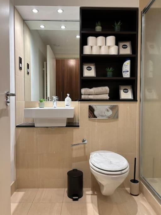 Apartamento Newly Renovated & Modern 2-br Close To Canary Wharf