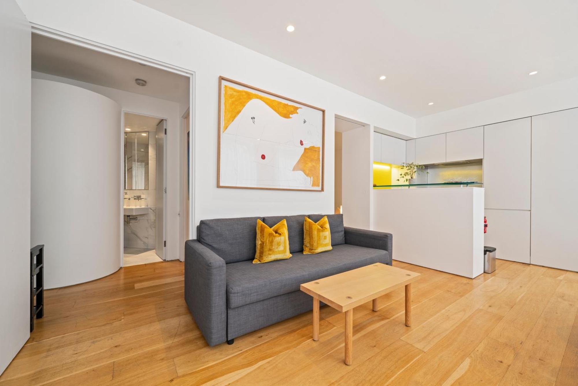 Apartment Oxford Circus Designer London