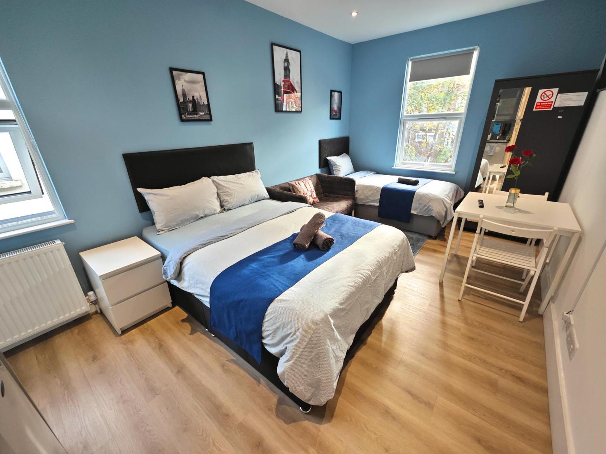 Stunning In North - Victoria Line Apartment *