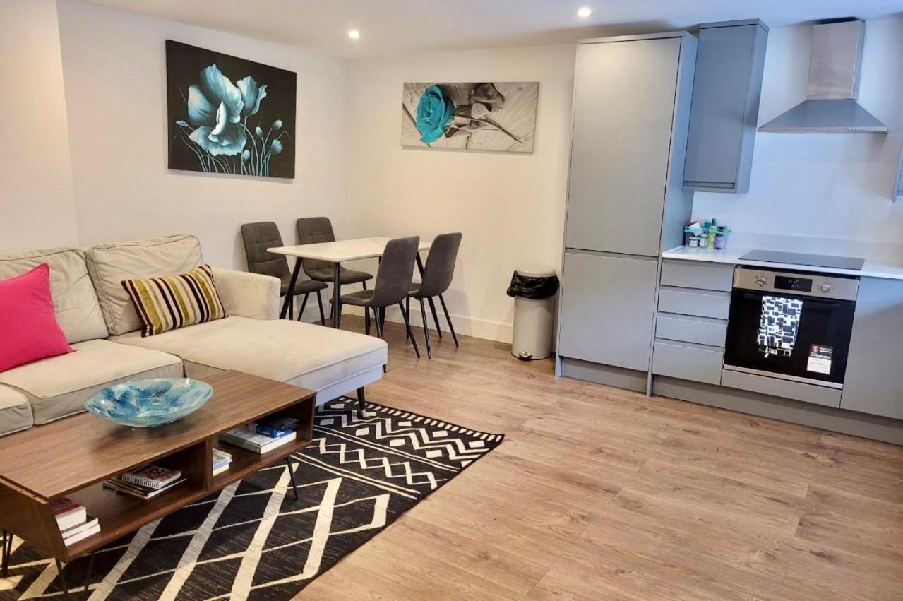 Hemans 0.8 Apartment London