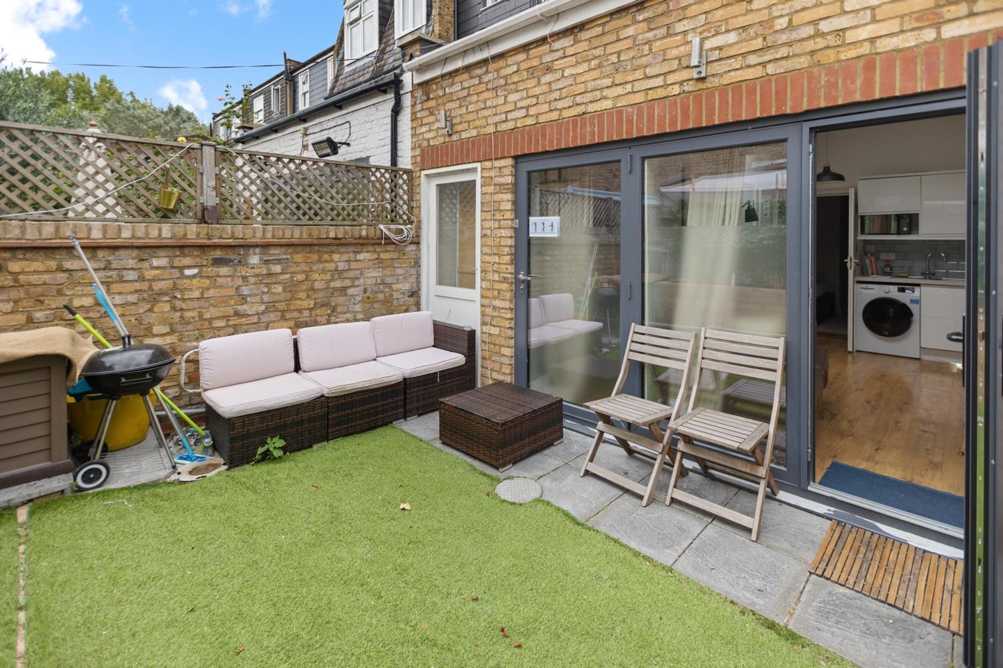 Putney Thames Garden Flat London