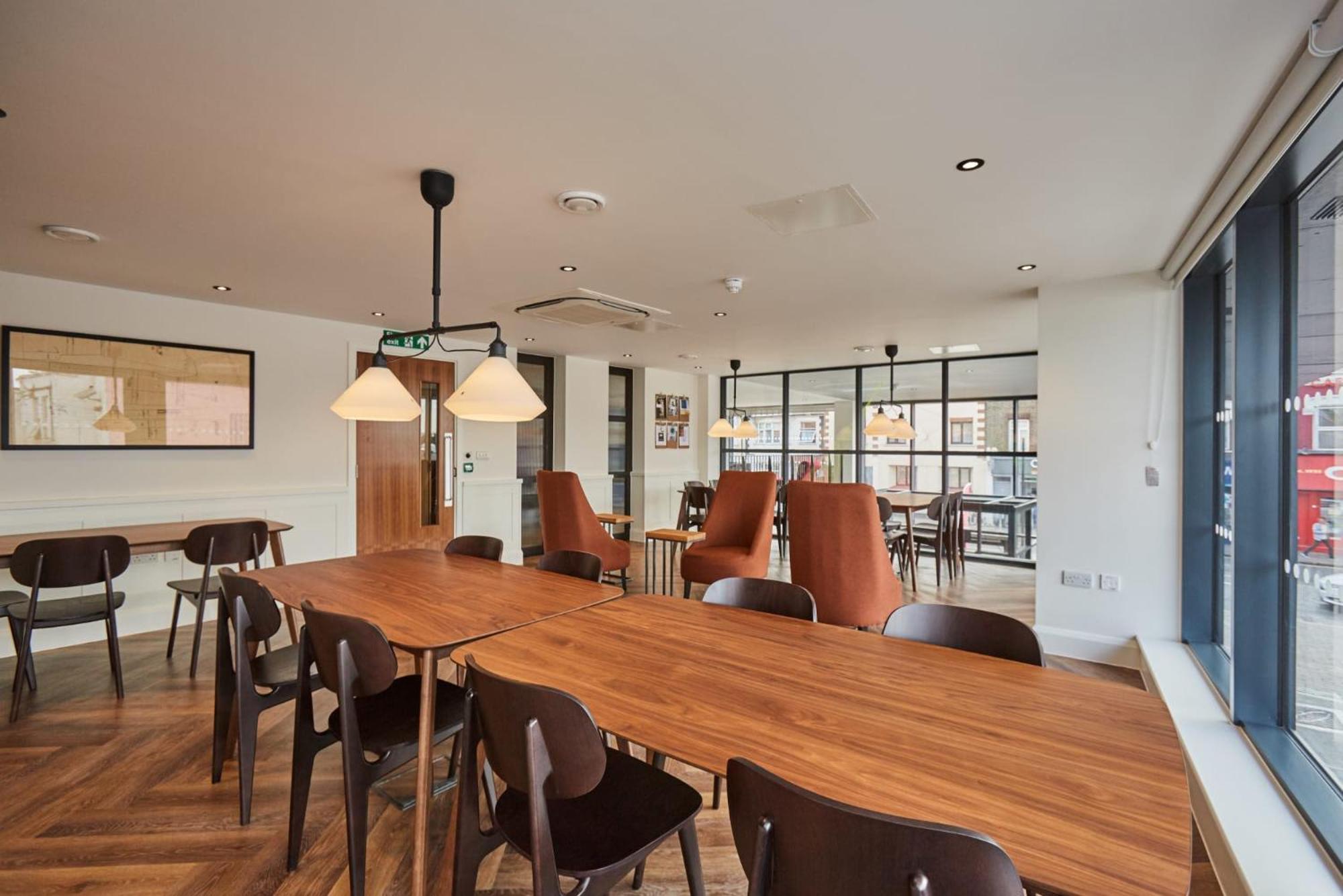 Chic Modern At Mannequin House In Apartamento Londres