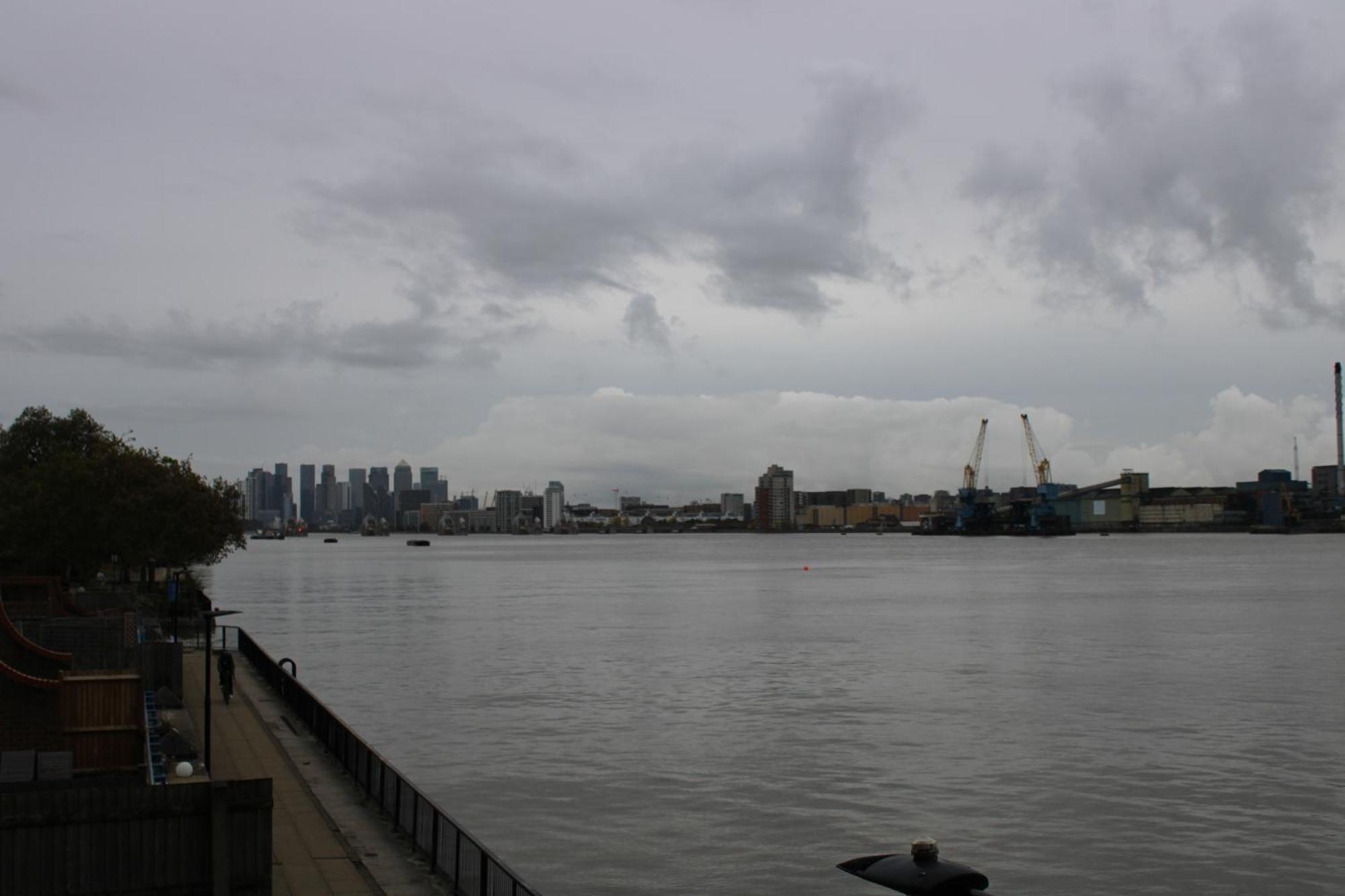 Apartment Amazing River View 2 Bedroom Apartment, Sleeps 6 , Balcony And Parking London