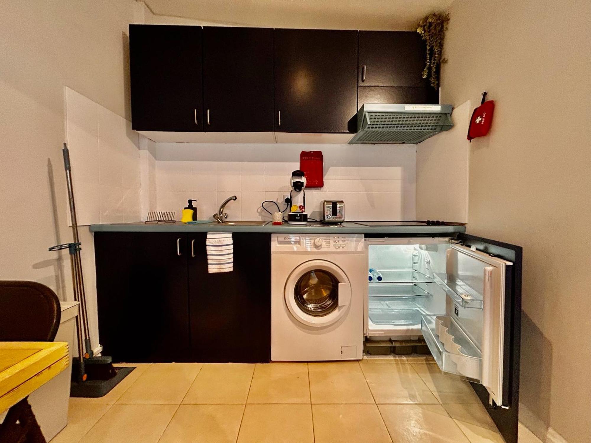 Acton Elizabeth Line Guest house London