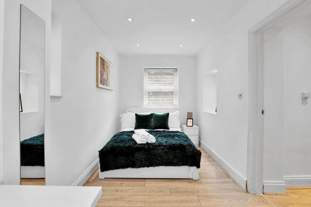 Apartment Stylish Camden Flat With Private Garden And Parking London