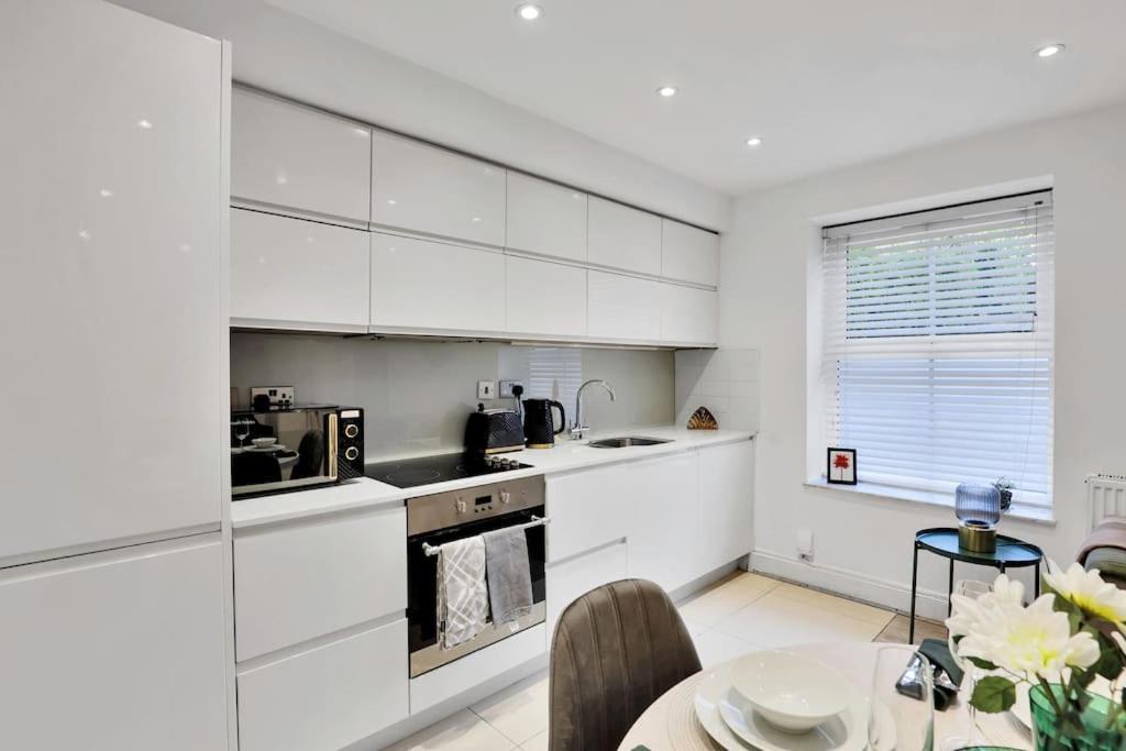 Stylish Camden Flat With Private Garden And Parking London