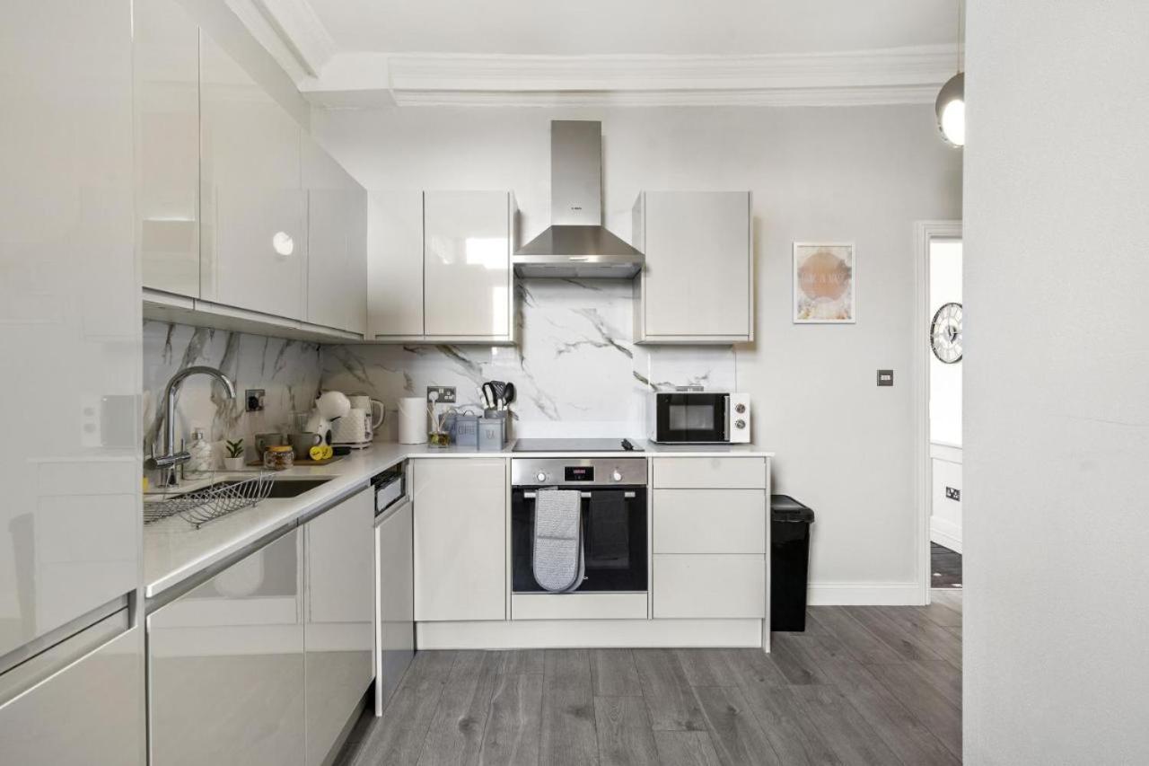Apartment Fantastic By Livestay Short Lets & Serviced London, Chiswick With Free Parking *