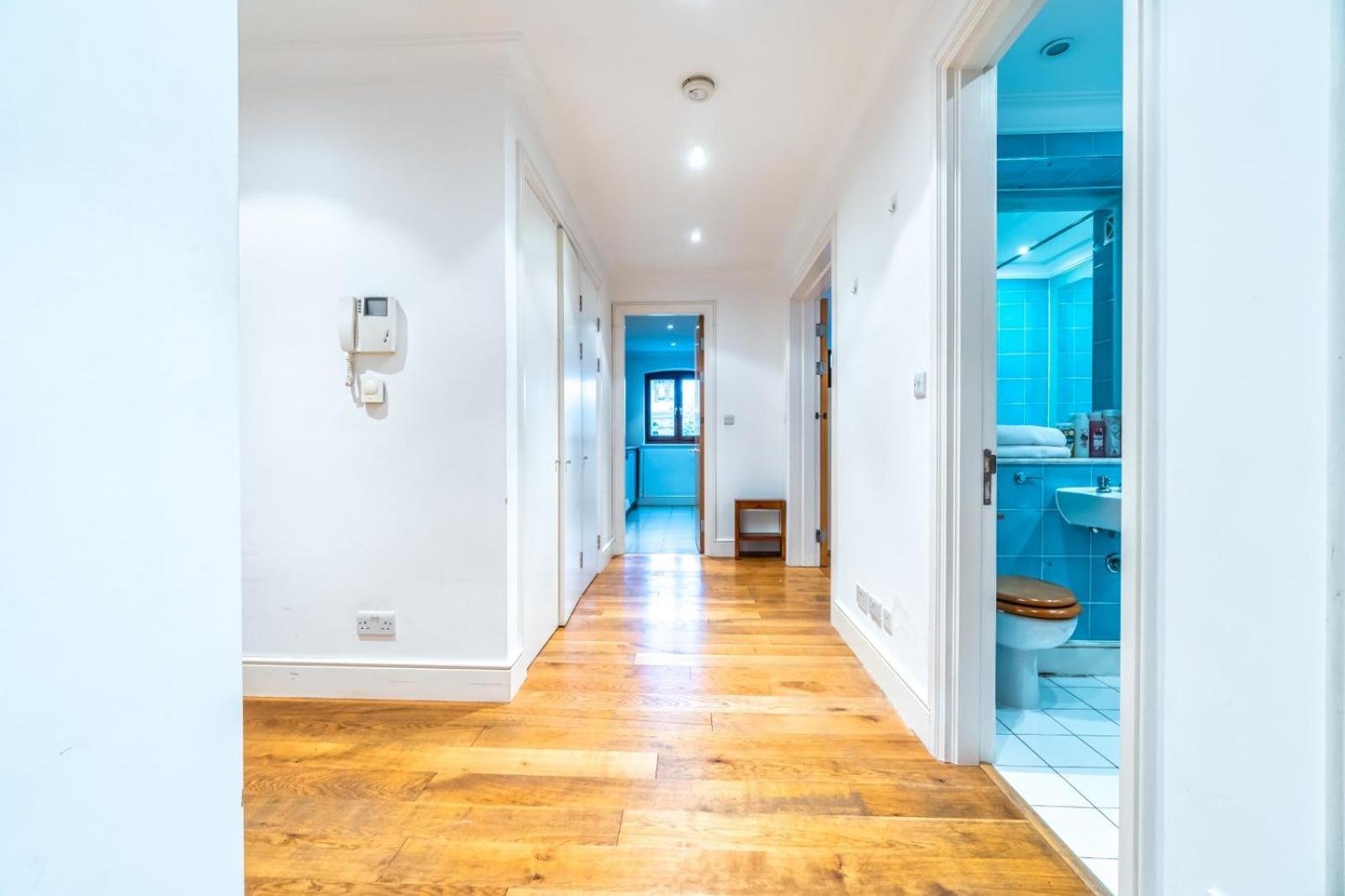 Lovely 2 Bedroom By The Docks *