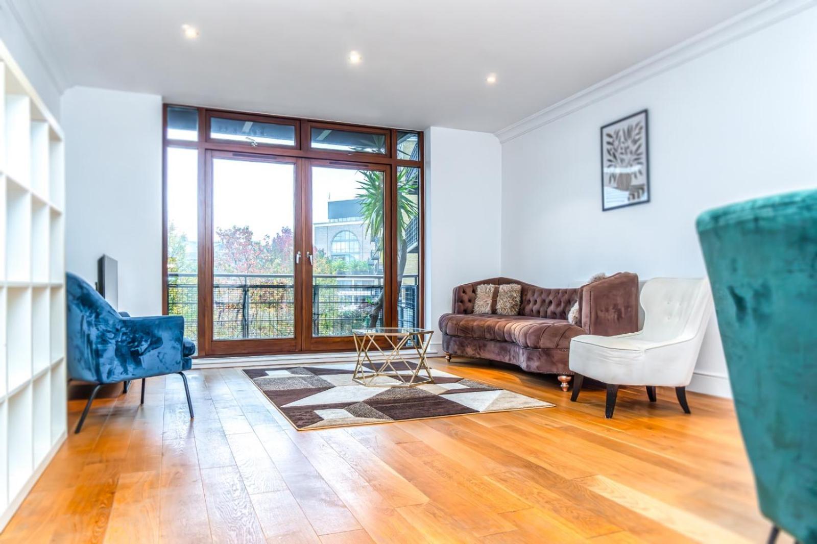 Lovely 2 Bedroom By The Docks * London